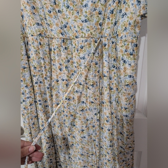 Torrid Sunshine Ditsy Floral Maxi Rayon Slub Surplice Wrap Dress in Size 2 18/20 - Picture 8 of 13